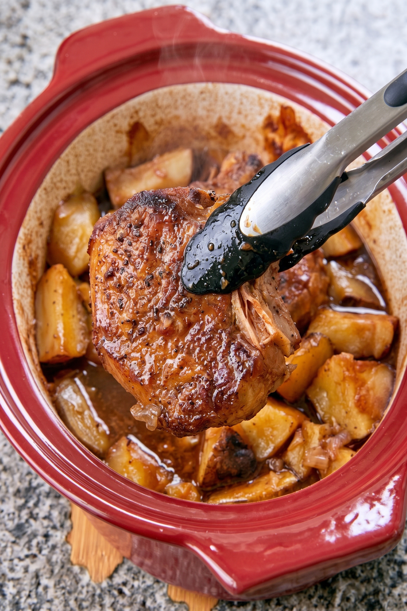 Slow Cooker 4 Ingredient Apple Cinnamon Pork Chops 03