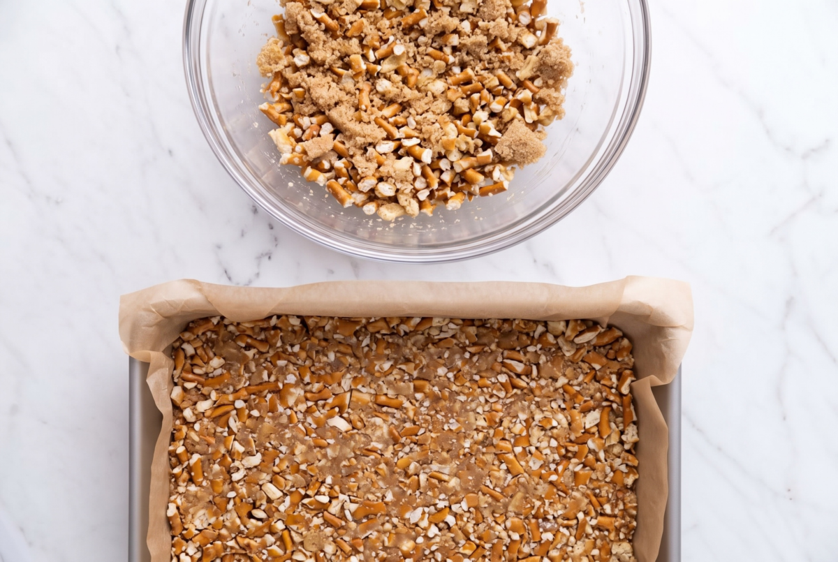Chocolate Caramel Pretzel Bars 4 Chocolate Caramel Pretzel Bars ip1