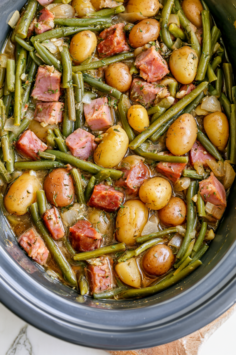 Easy Crockpot Ham, Potatoes, and Green Beans Recipe 1 Easy Crockpot Ham Potatoes and Green Beans Recipe 1
